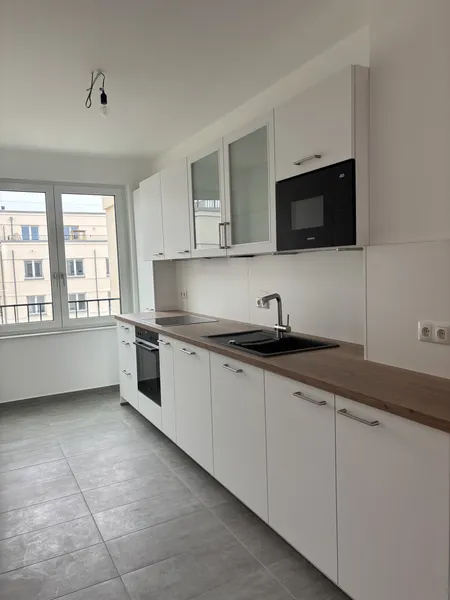 BAU ERSTBEZUG PARKSTADT KARLSHORST *** MIT EINBAUKÜCHE — photo 1